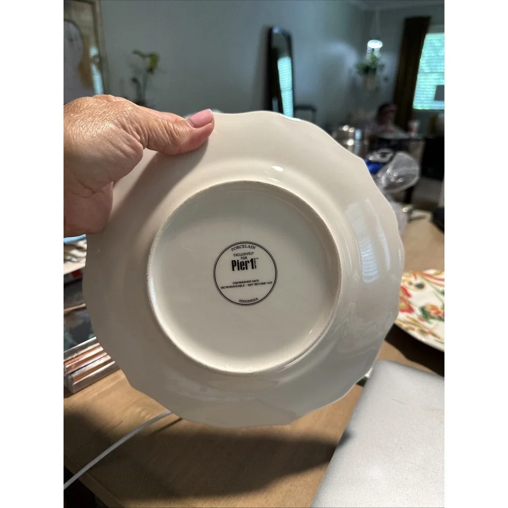 Set of 4 Pier One 8.5 Plates Bright Floral Discontinued Scalloped Rim